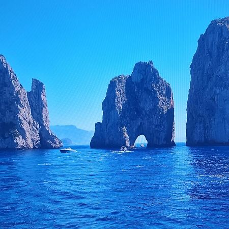 B&B Piccolo Lucio Napoli Bagian luar foto