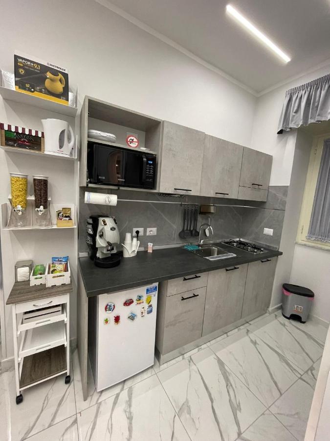B&B Piccolo Lucio Napoli Bagian luar foto