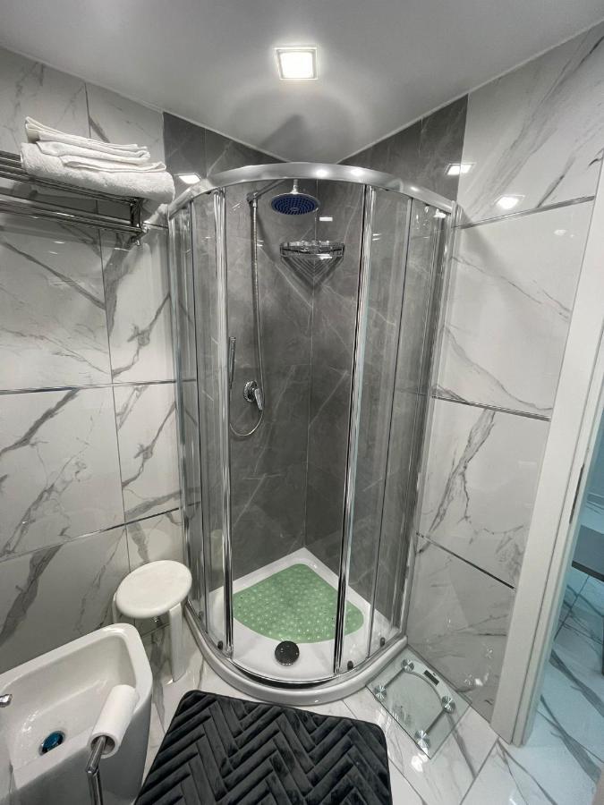 B&B Piccolo Lucio Napoli Bagian luar foto