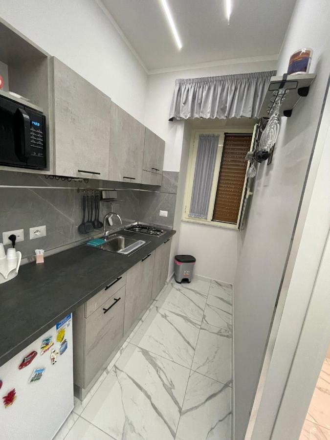 B&B Piccolo Lucio Napoli Bagian luar foto